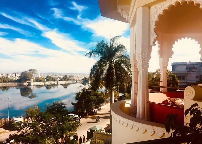 Swaroop Vilas - Lake Facing BoutiqueBoutique Hotel